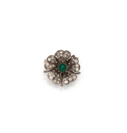 Broche en or gris 18K (750/1000) représentant...