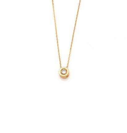 Pendentif en or jaune 18K (750/1000) orné...