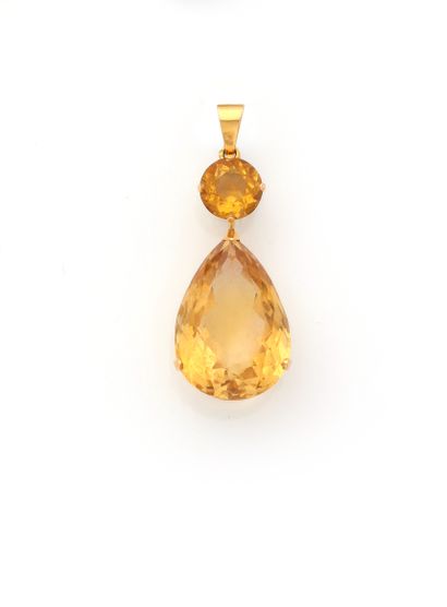 Pendentif en or jaune 18K (750/1000) orné...