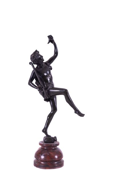 Bacchus

Bronze and circular base in red...