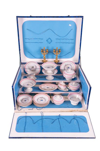 Household Pompadour. 

Porcelain service...