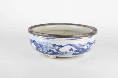 CHINE, XIXe siècle

Ensemble comprenant...