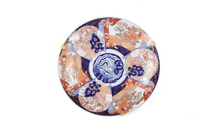 JAPON, XIXe siècle

Grand plat en porcelaine...