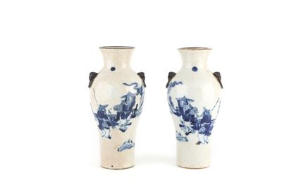 CHINE, XIXe siècle

Paire de vases Nankin...