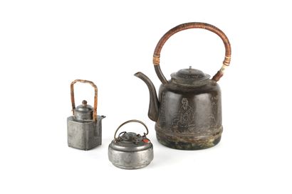 CHINE, XIXe siècle

Ensemble de trois théières...
