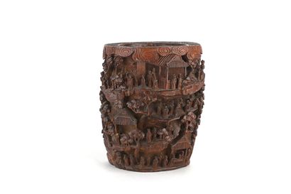 Deux bitong en bambou sculpté à décor de...