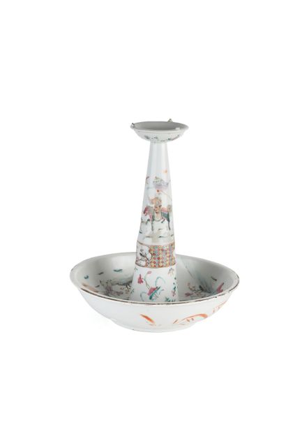 CHINE, XIXe

Ensemble de pièces en porcelaine...