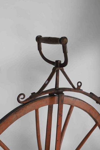 Vélocipède, prédécésseur du grand bi

Pédales...