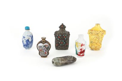 CHINE, XIXe-XXe siècle

Ensemble de six tabatières,...