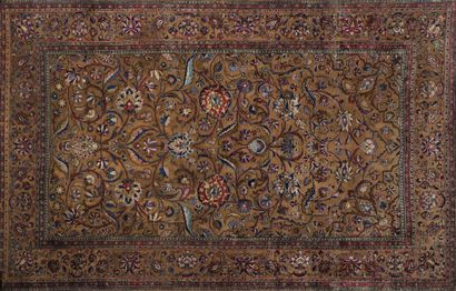 Tapis Souf Kashan, Centre Iran, ca. 1900

Technique...
