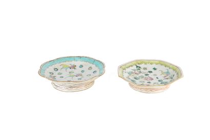 CHINE, XIXe siècle
Deux coupes lobées et...