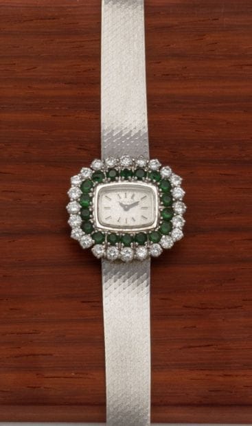 
Movado

Montre de ville en or gris 18K 750...