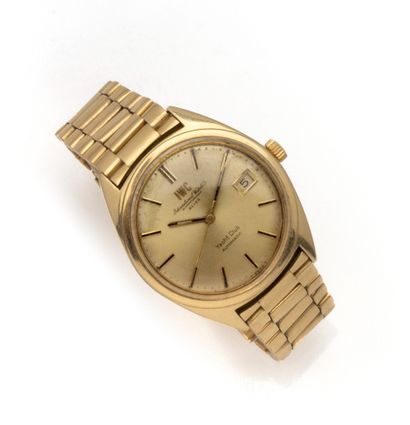 
IWC

Yacht Club

Montre de ville en or jaune...
