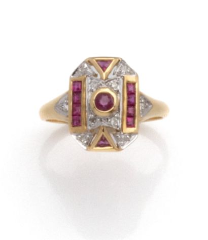 Bague en or deux tons 18K (750/1000) de forme...