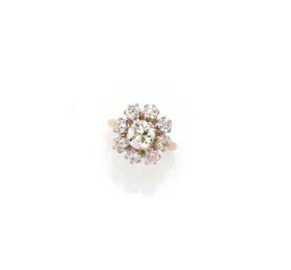 Bague marguerite en or jaune 18K (750/1000)...
