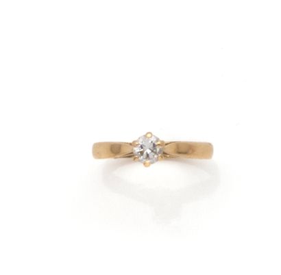 
Solitaire en or jaune 18K (750/1000) orné...