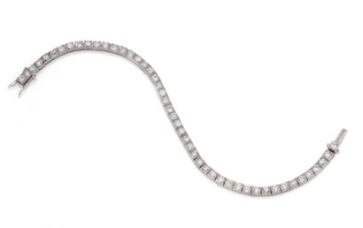 Cartier Paris

Bracelet tennis en or gris...