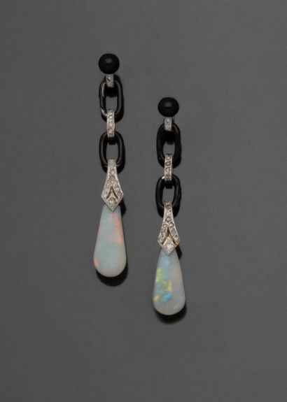 Paire de pendants d'oreilles Art Déco en...
