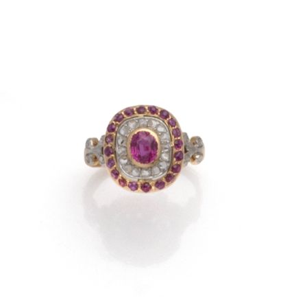 Bague en or jaune 18K (750/1000) et platine...