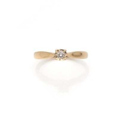 Solitaire en or jaune 18K (750/1000) orné...