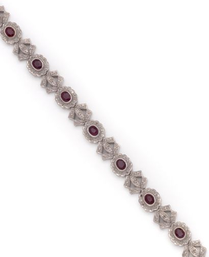 Bracelet en or gris 18K (750/1000) composé...