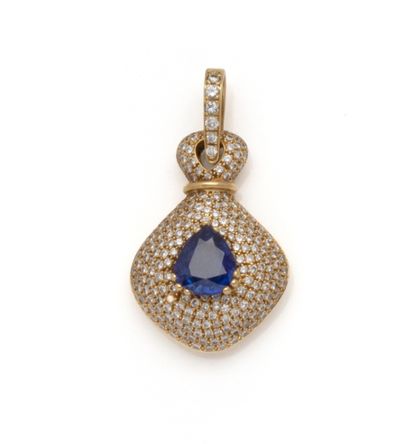 Pendentif piriforme en or jaune 18K (750/1000)...