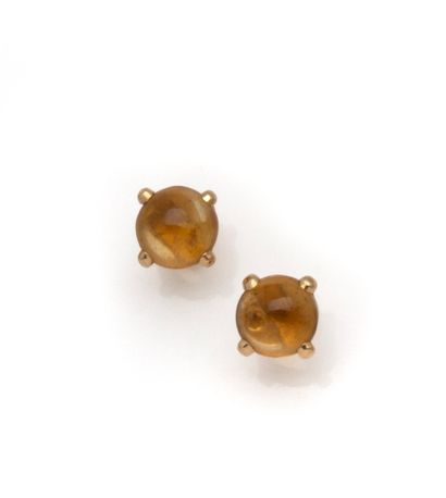 Paire de puces d'oreilles en or jaune 18K...
