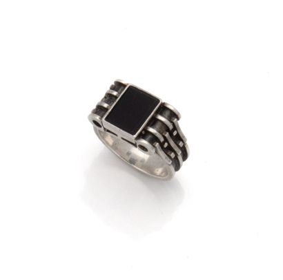 Bague chevalière Art Déco en argent (800/1000)...