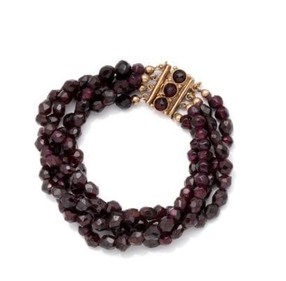 Bracelet composé de 4 rangs de perles de...