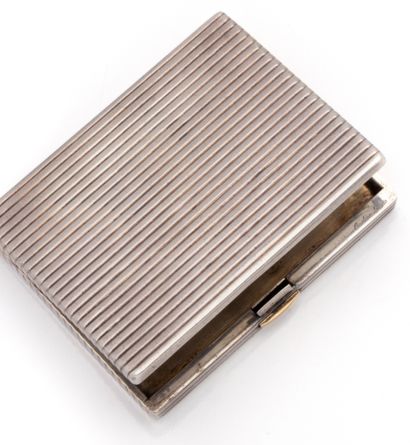 Cartier Paris

Poudrier en argent (925/1000)...
