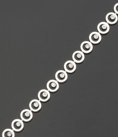 Bracelet en or gris 18K (750/1000) composé...