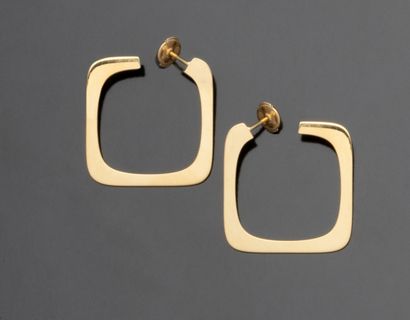 Dinh Van

Paire de créoles en or jaune 18K...