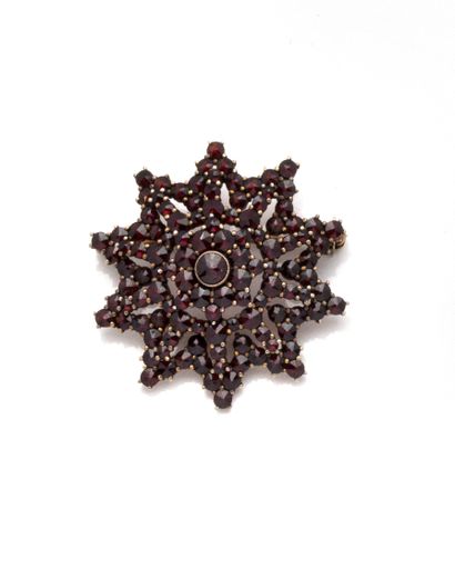 Broche en vermeil représentant une double...