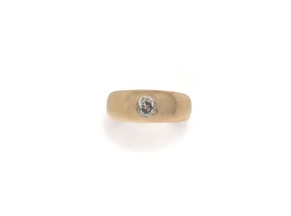 Bague jonc en or jaune 18K (750/1000) ornée...