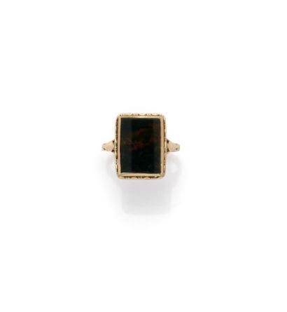 Bague en or jaune 18K (750/1000) ornée d'une...