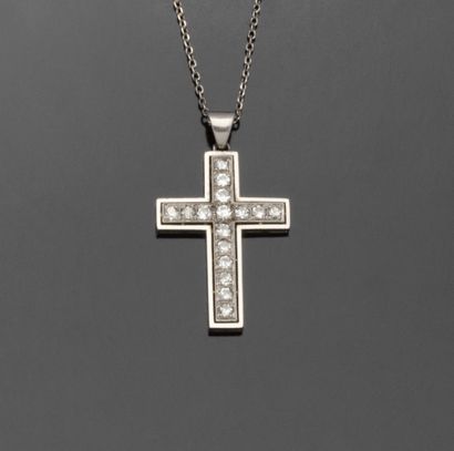 Pendentif croix en or gris 18K (750/1000)...