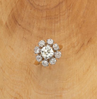 Bague marguerite en or jaune 18K (750/1000)...