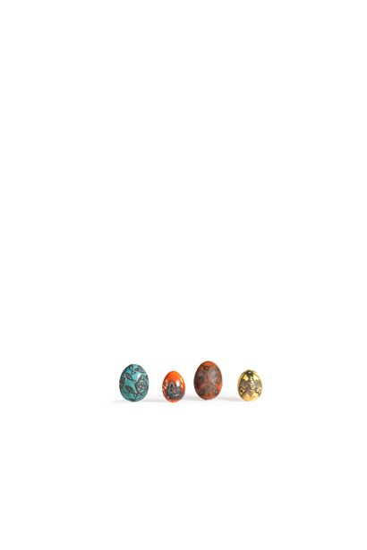 Suite de 4 œufs
Céramique
H. 9 cm, 8 cm,...
