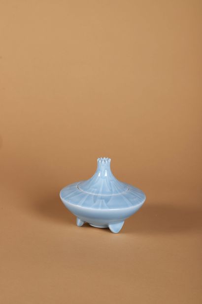 Ichikawa KOZO (1930-2009)
Brûle-encens
Porcelaine
Signée...