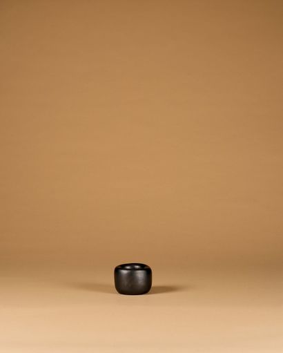 Georges JOUVE (1910-1964)
Vase dit Galet
Céramique
Signée...