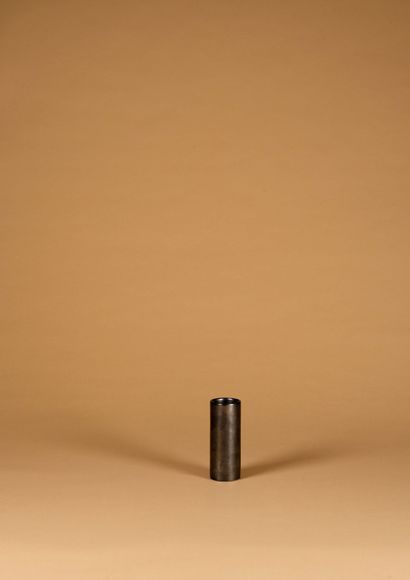 Georges JOUVE (1910-1964)
Vase dit Cylindre
Céramique
Signée...