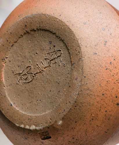 Robert DEBLANDER (1924-2010)
Vase
Grès
Signé...