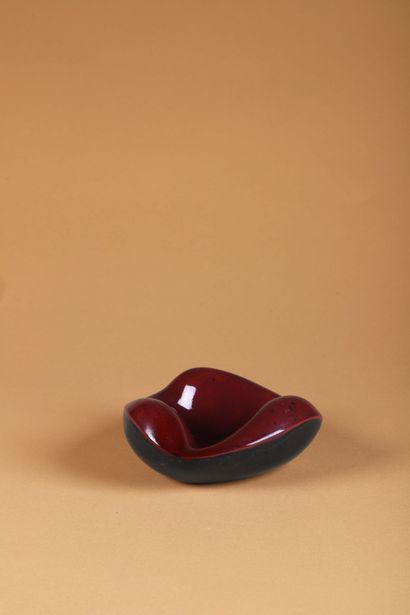 154.
André ALETH MASSON (1919-2009)
Coupe
Céramique
Signée...