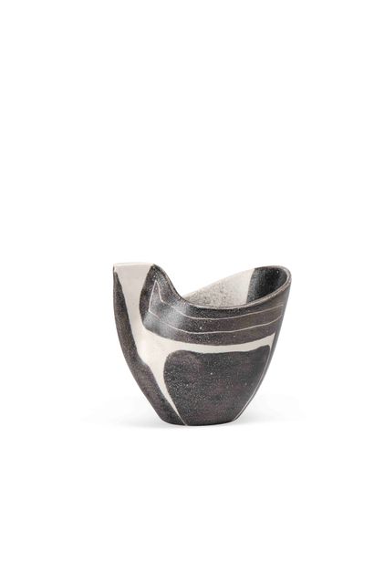Mado JOLAIN (1921-2019)
Coupe
Céramique
Monogrammée...