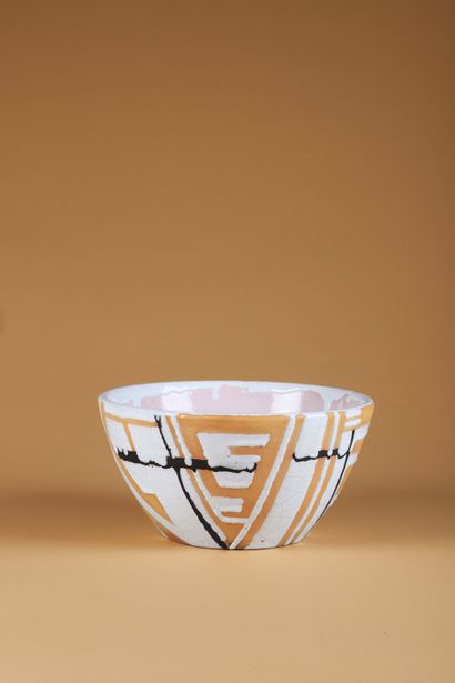 Claude LEVY (1895-1942) 
Vase dit 16024 Céramique
Signée...