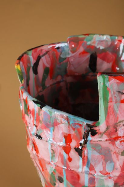 Elke SADA (1965) 
Vase dit n°10 de la série Hallstattpieces 
Céramique
Signée...
