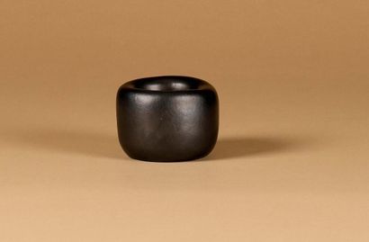 Georges JOUVE (1910-1964)
Vase dit Galet
Céramique
Signée...