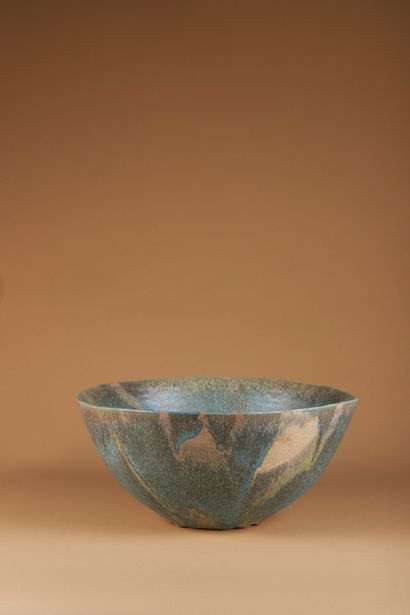 Tanigushi RYOZO (1926-1996)
Grand bassin
Grès
Signé...