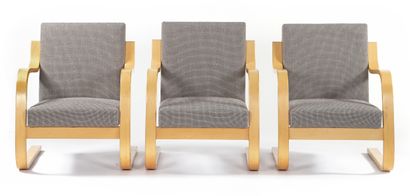 Alvar AALTO (1898-1976) Suite de 4 fauteuils...