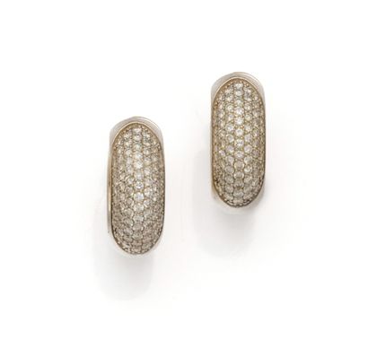 Paire de créoles en or gris 18K (750/1000)...